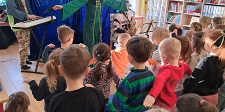 Powiększ grafikę: audycja-muzyczna-art2you-sklep-z-dzwiekami-670633.jpg