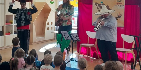 Powiększ grafikę: audycja-muzyczna-la-cucaracha-685039.jpg