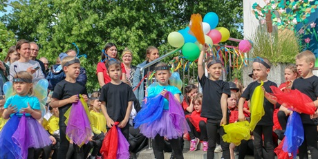 Powiększ grafikę: festyn-rodzinny-misiowe-urodziny-60-lat-razem-634900.jpg