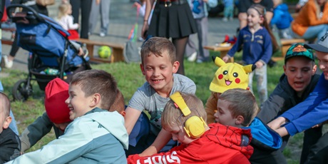 Powiększ grafikę: festyn-rodzinny-misiowe-urodziny-60-lat-razem-634921.jpg
