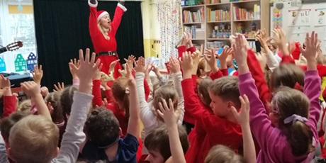 Powiększ grafikę: mikolaj-u-przedszkolakow-664685.jpg