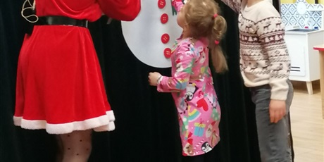 Powiększ grafikę: mikolaj-u-przedszkolakow-664686.jpg