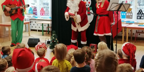 Powiększ grafikę: mikolaj-u-przedszkolakow-664688.jpg