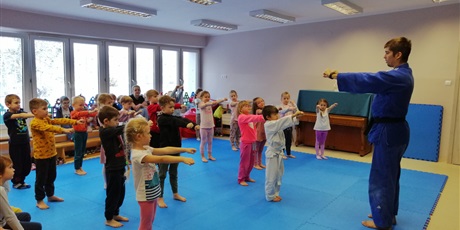 Powiększ grafikę: pokazy-judo-w-przedszkolu-404286.jpg