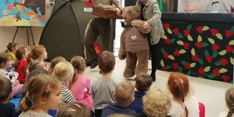 Powiększ grafikę: spektakl-historia-misia-wojtka-653894.jpg