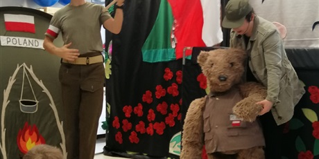 Powiększ grafikę: spektakl-historia-misia-wojtka-653895.jpg