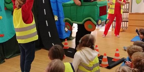 Powiększ grafikę: teatrzyk-drogowy-zawrot-glowy-653914.jpg