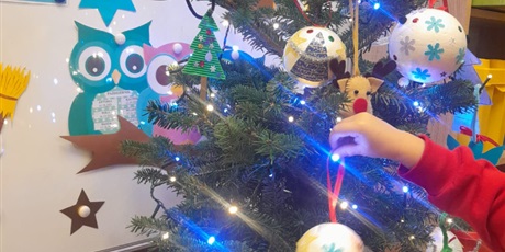 Powiększ grafikę: warsztaty-swiateczne-z-rodzicami-664679.jpg