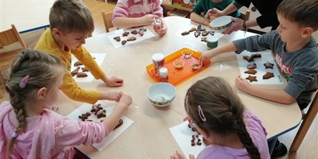 Powiększ grafikę: zajecia-kulinarne-pieczenie-i-dekorowanie-pierniczkow-666913.jpg