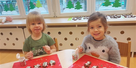 Powiększ grafikę: zajecia-kulinarne-pieczenie-i-dekorowanie-pierniczkow-666916.jpg