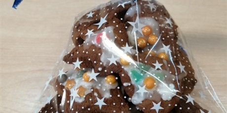 Powiększ grafikę: zajecia-kulinarne-pieczenie-i-dekorowanie-pierniczkow-666917.jpg